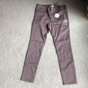 *MAKE OFFER. DONATING JANUARY 1. * NWT BLUEASPHALT CHOCOLATE ANKLE LEGGING JEANS